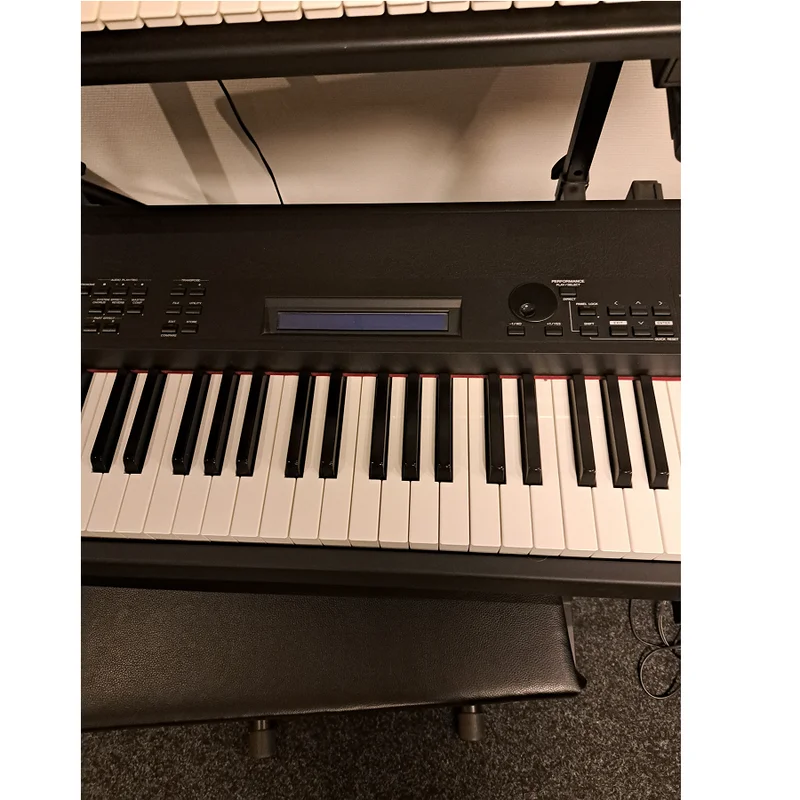 YAMAHA CP40 (USED)