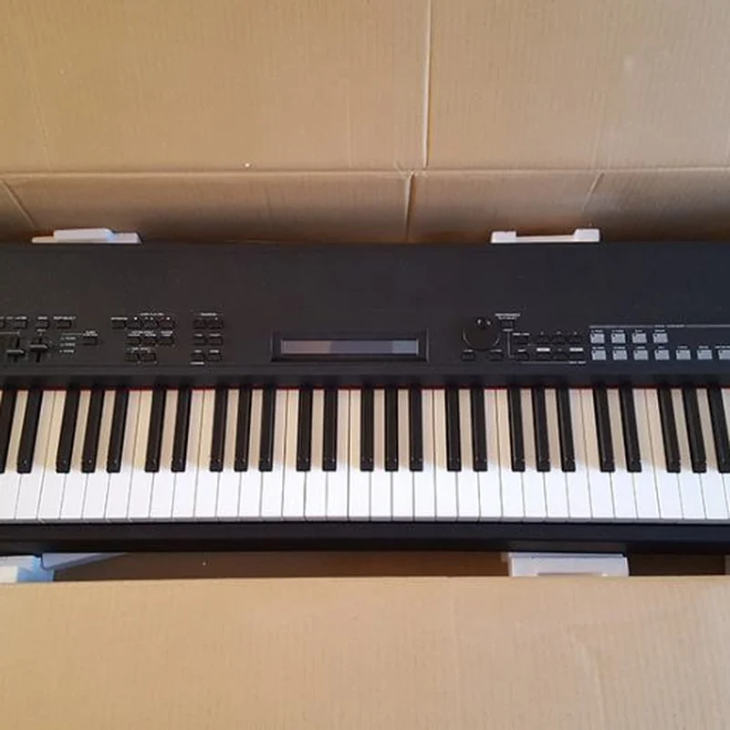 YAMAHA CP40 (USED)