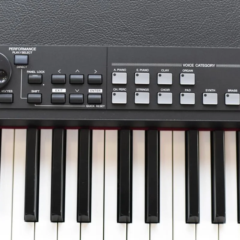 YAMAHA CP40 (USED)