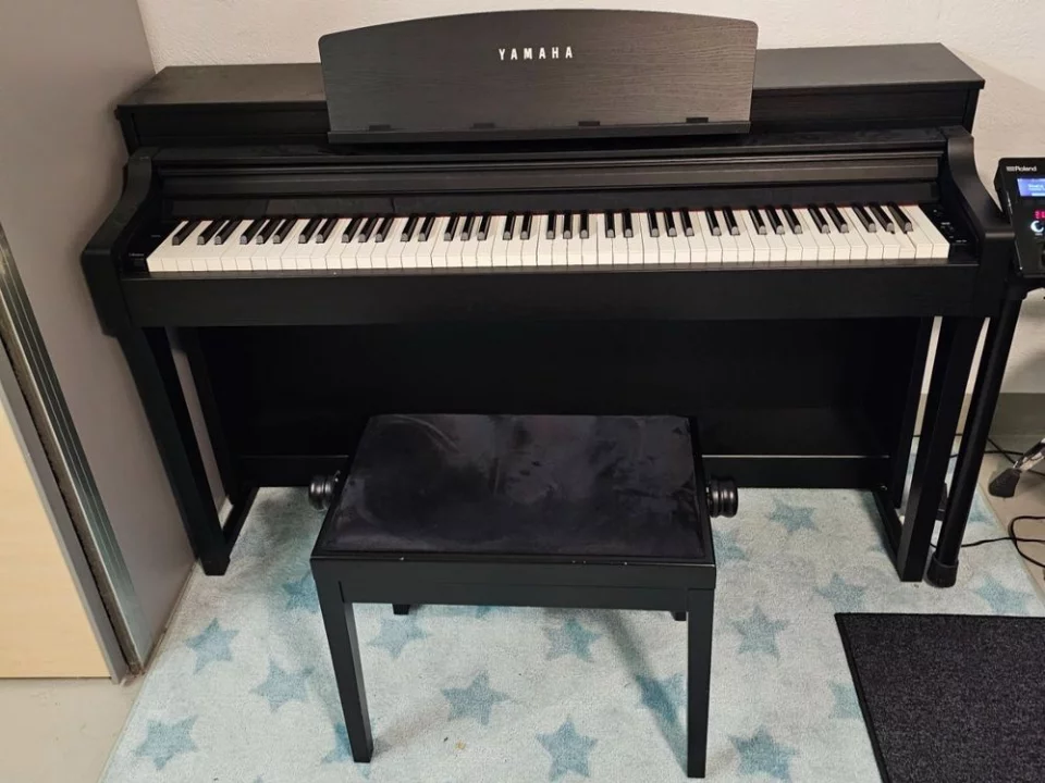 YAMAHA CSP-170 B