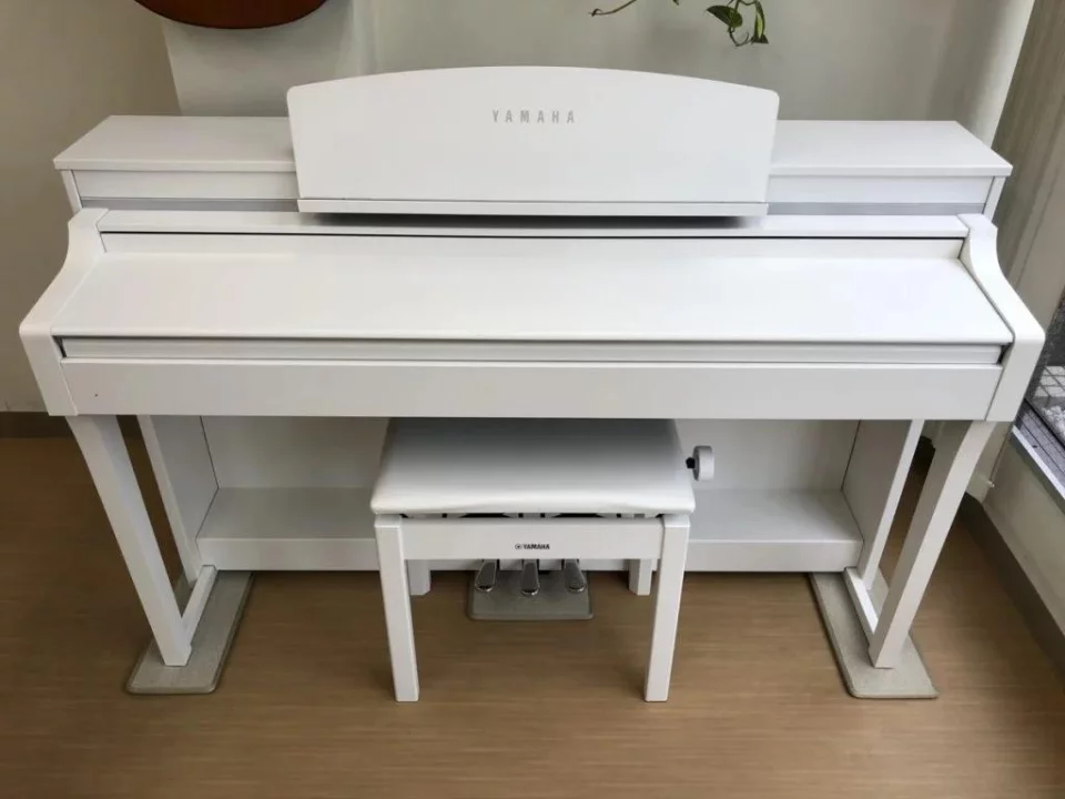 YAMAHA CSP-170 WH (USED)