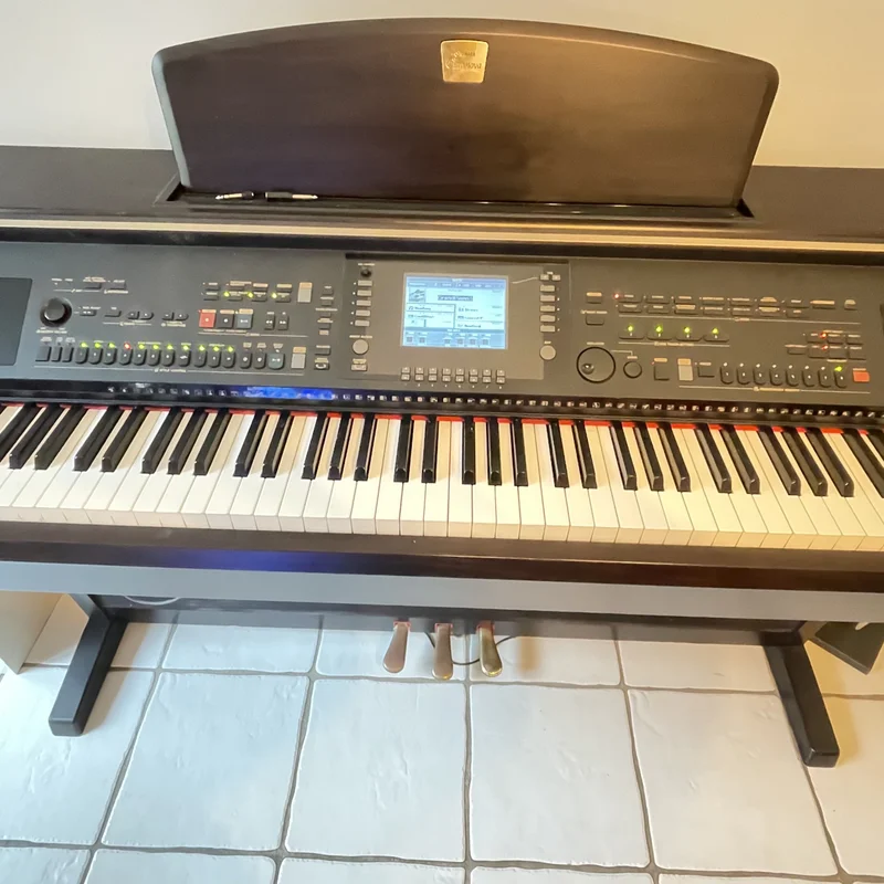 YAMAHA CVP-305 R