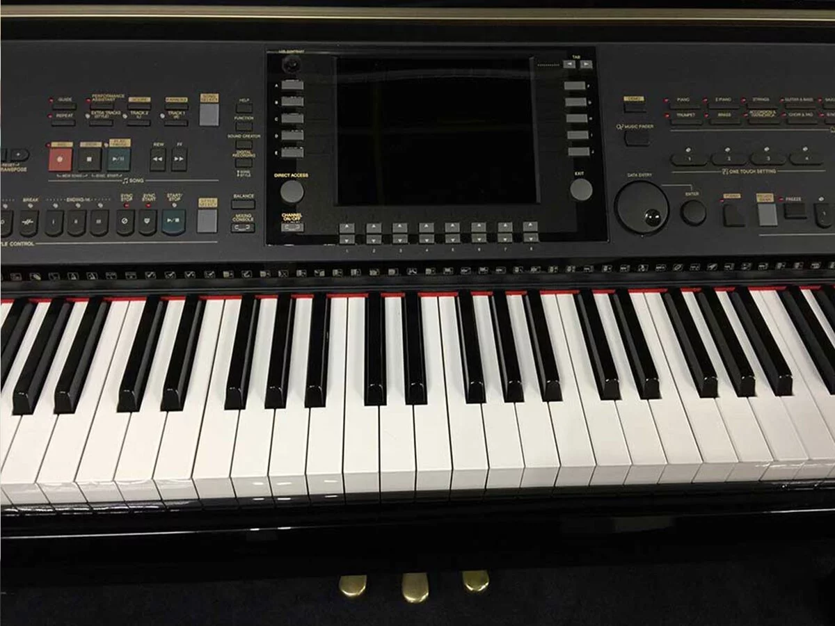 YAMAHA CVP-309 PE