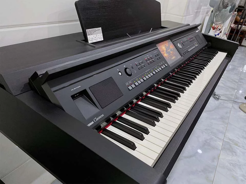 YAMAHA CVP-609 B
