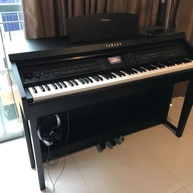 YAMAHA CVP-701 B (USED)