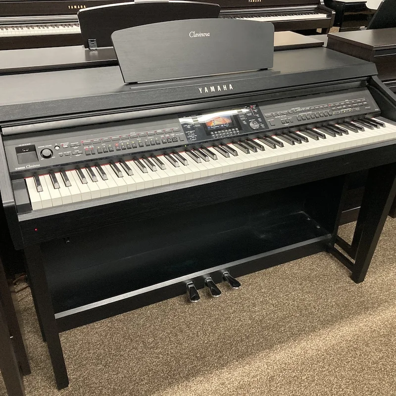 YAMAHA CVP-701 B (USED)