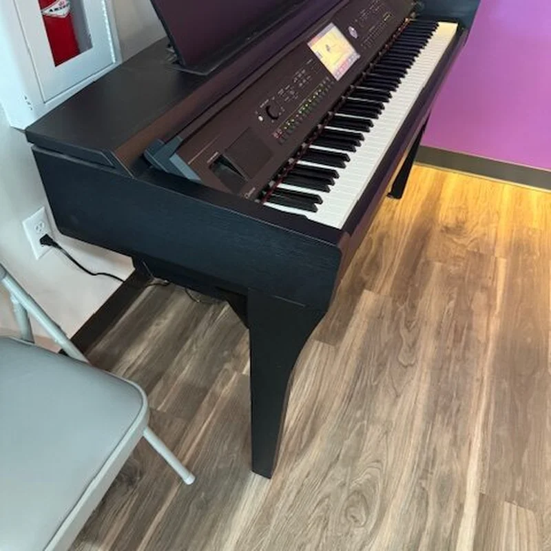 YAMAHA CVP-709 PW (USED)