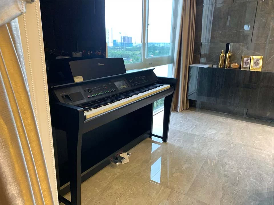 YAMAHA CVP-805 B (USED)