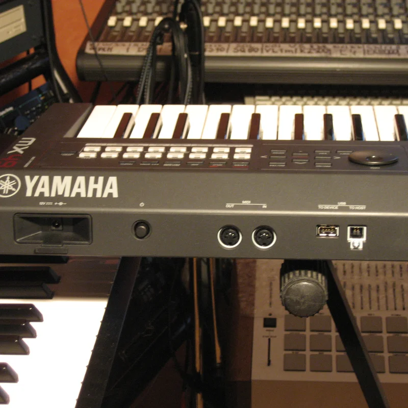 Yamaha MOTIF MX49