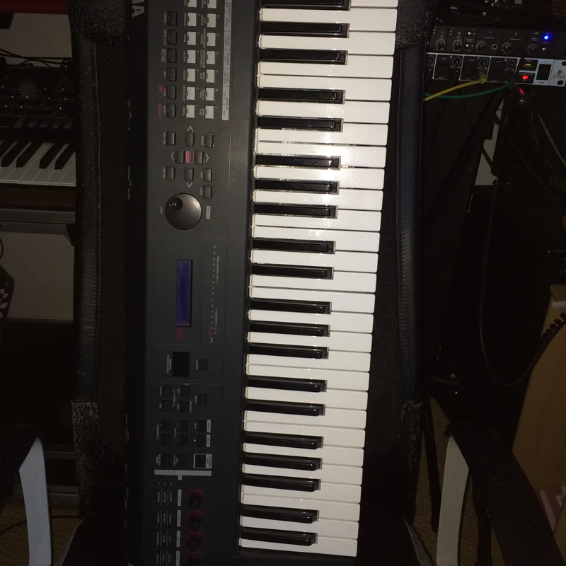 Yamaha MOTIF MX49