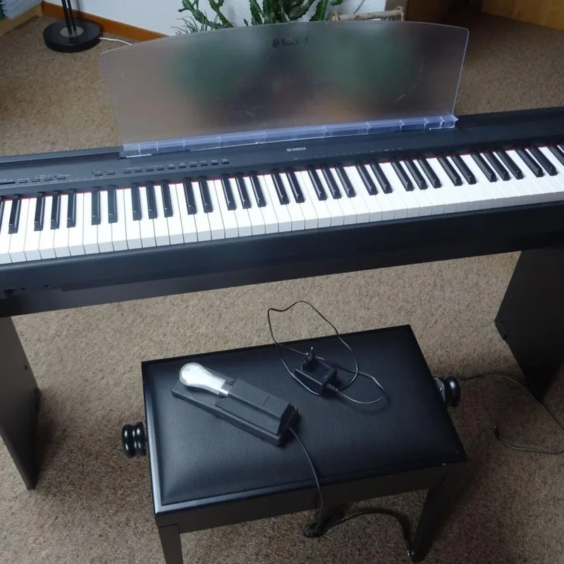 YAMAHA P-95
