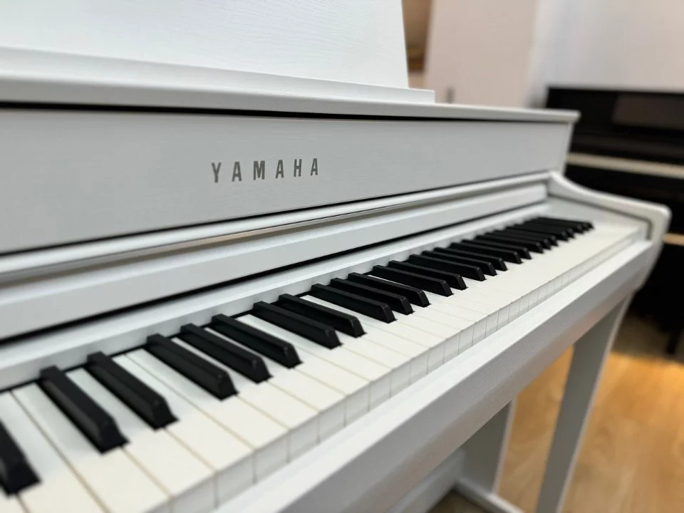 YAMAHA SCLP-7350 WH