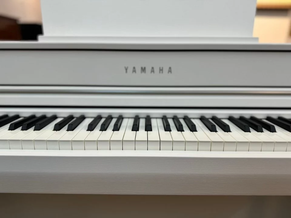 YAMAHA SCLP-7350 WH