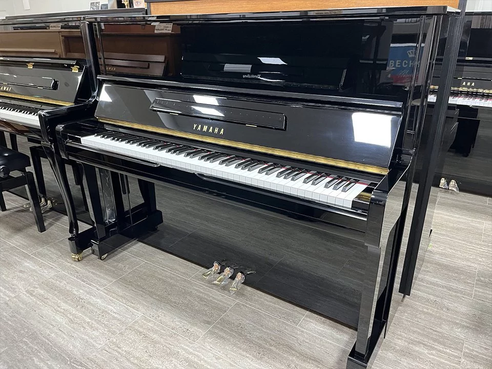 YAMAHA U100