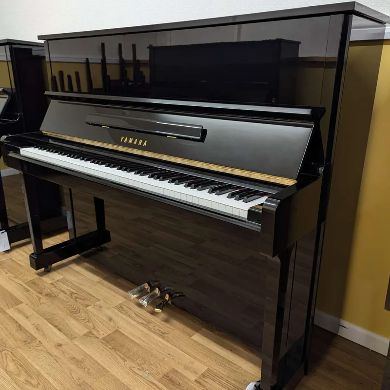 YAMAHA U10BL