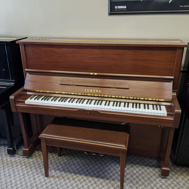 YAMAHA U1F