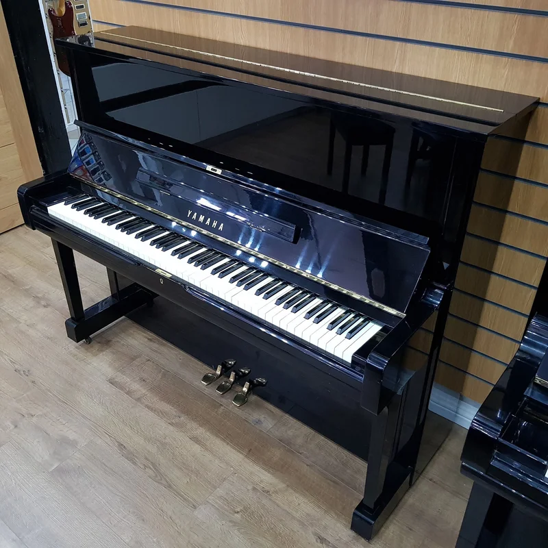 YAMAHA U1G Mh