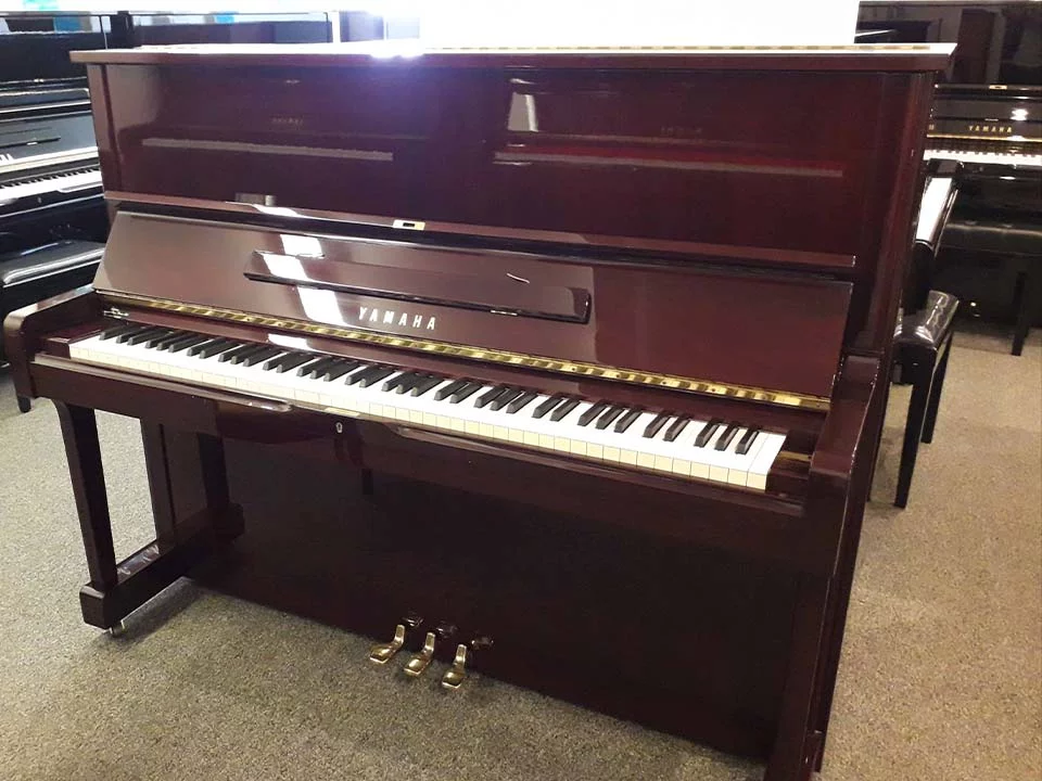 YAMAHA U1G Mh