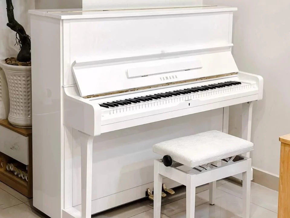 YAMAHA U1G WH