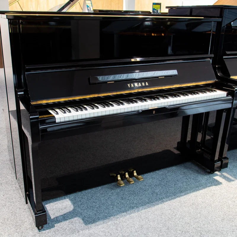 YAMAHA U1H