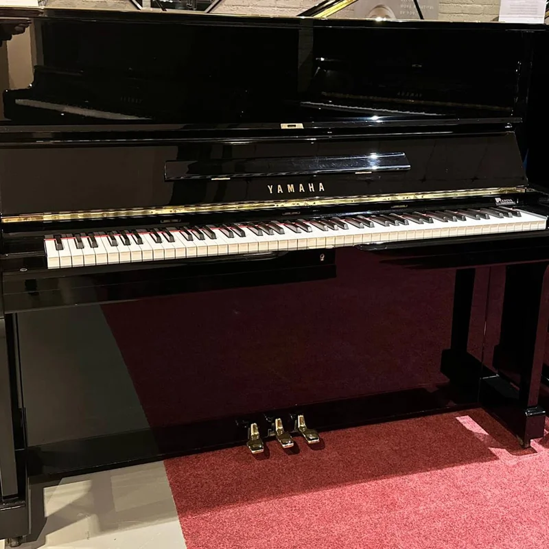 YAMAHA U1H