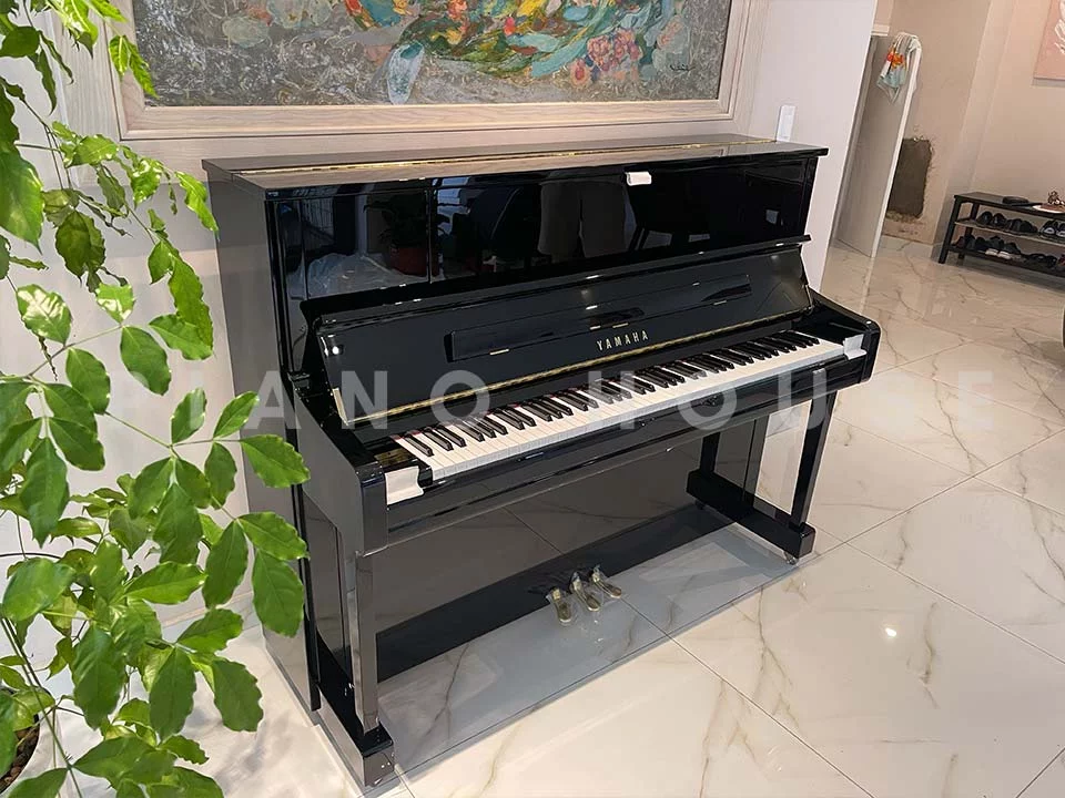 YAMAHA U1J PE