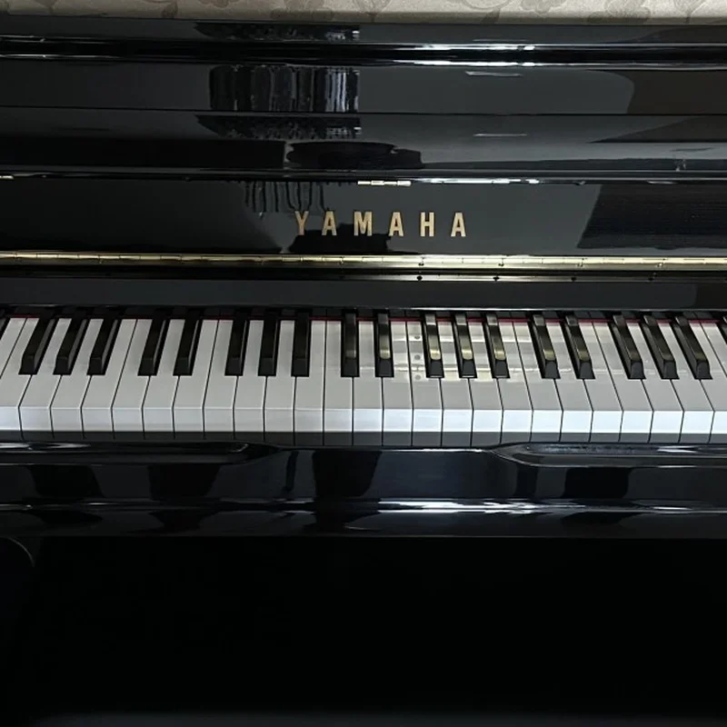 YAMAHA U1J PE (USED)