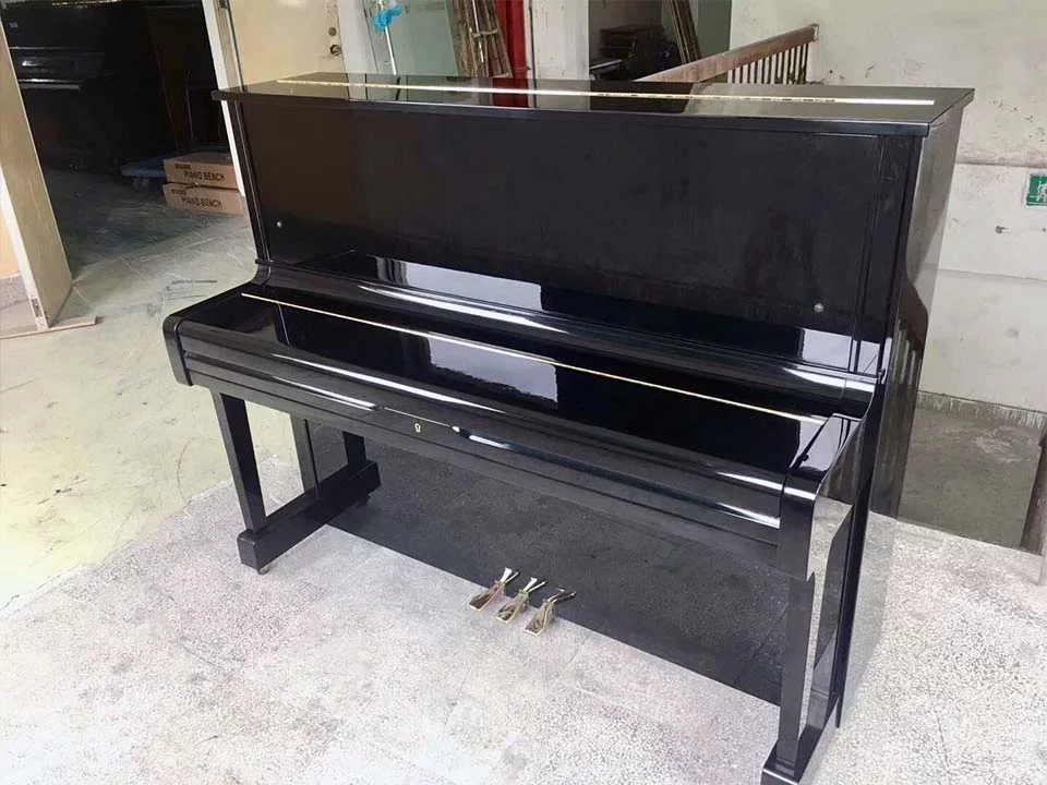 YAMAHA U1M
