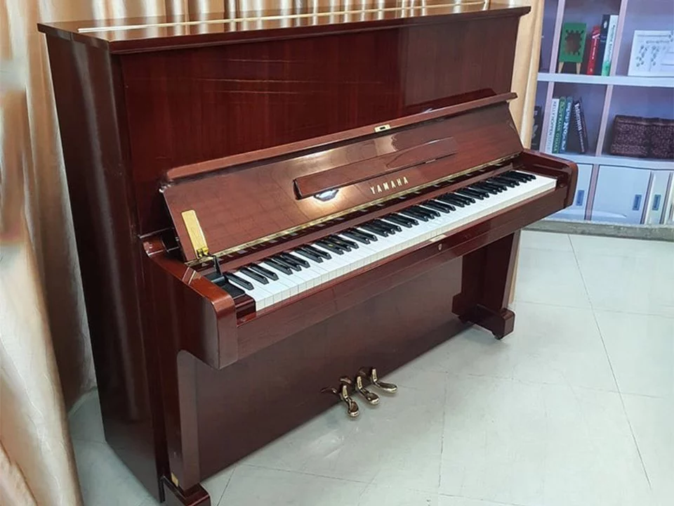 YAMAHA U2C Mh