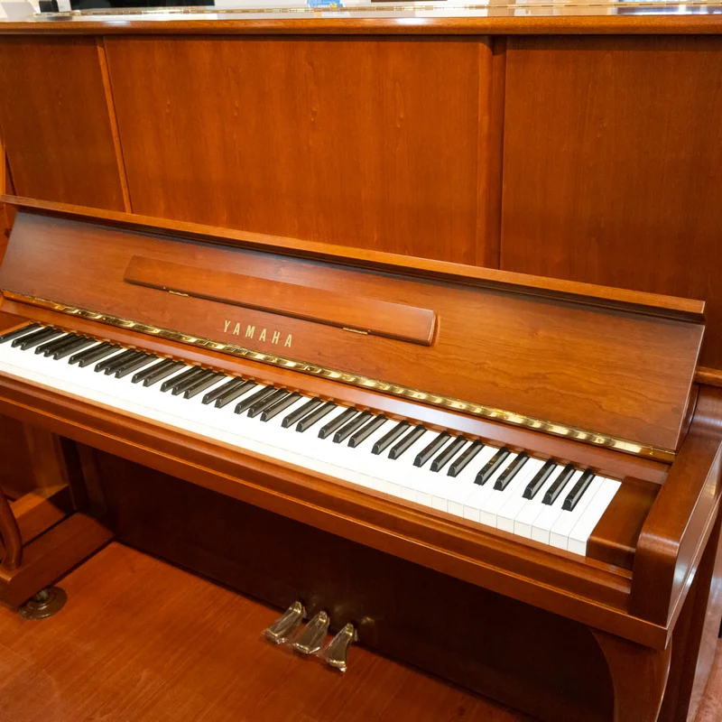 YAMAHA U30 ChC