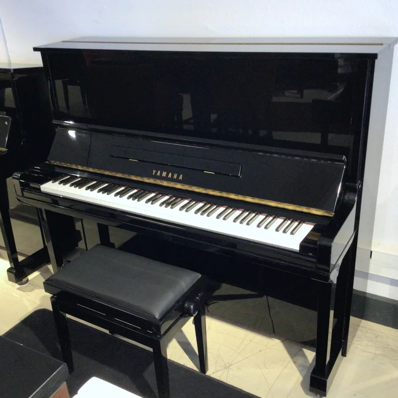 YAMAHA U30 RW