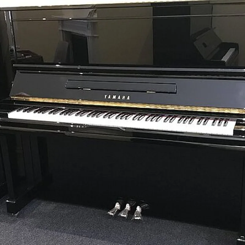 YAMAHA U30 WN