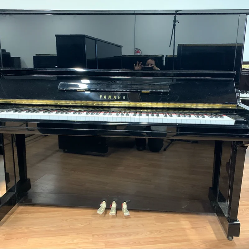 YAMAHA U300 Wn