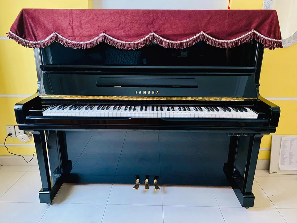 YAMAHA U300SX Silent