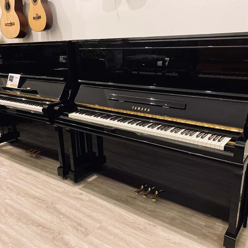 YAMAHA U30A WH