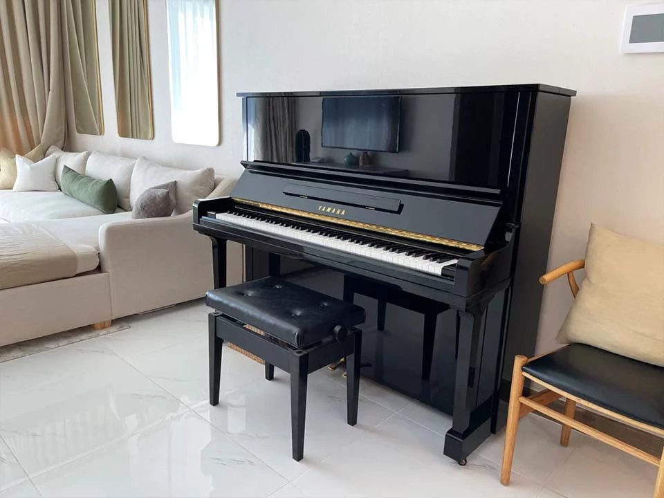 YAMAHA U30BL