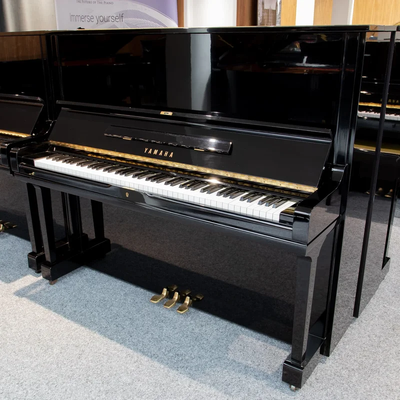 YAMAHA U3G Wn