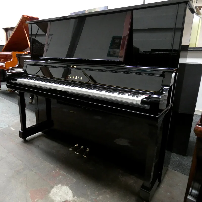 YAMAHA U5 WH