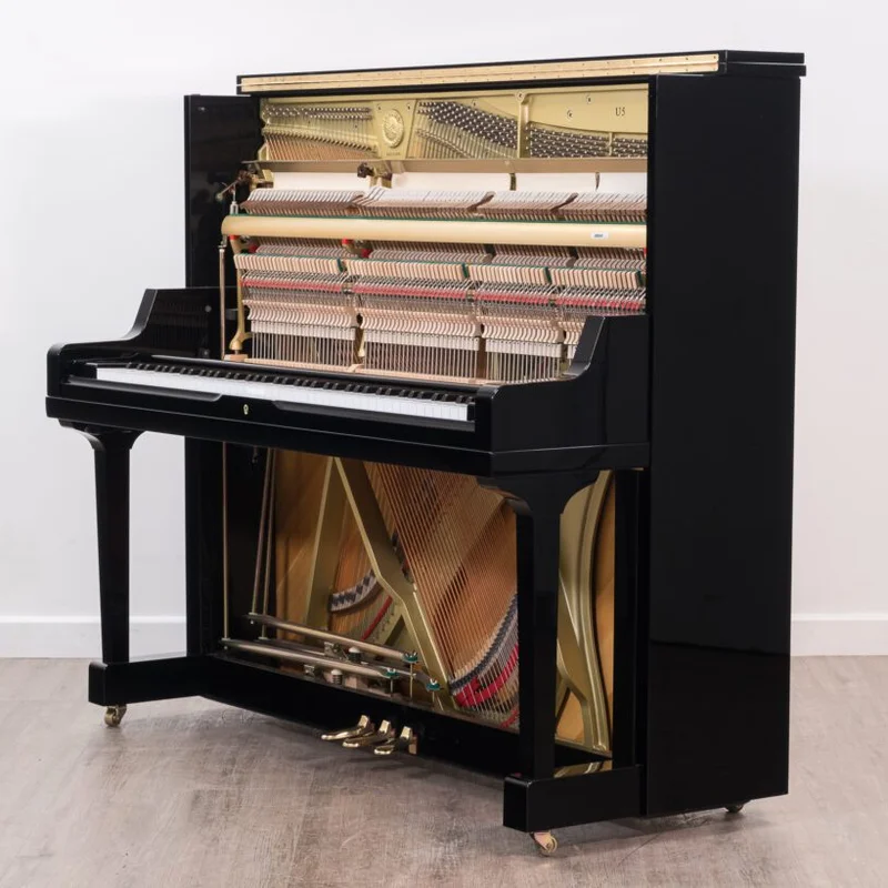 YAMAHA U5