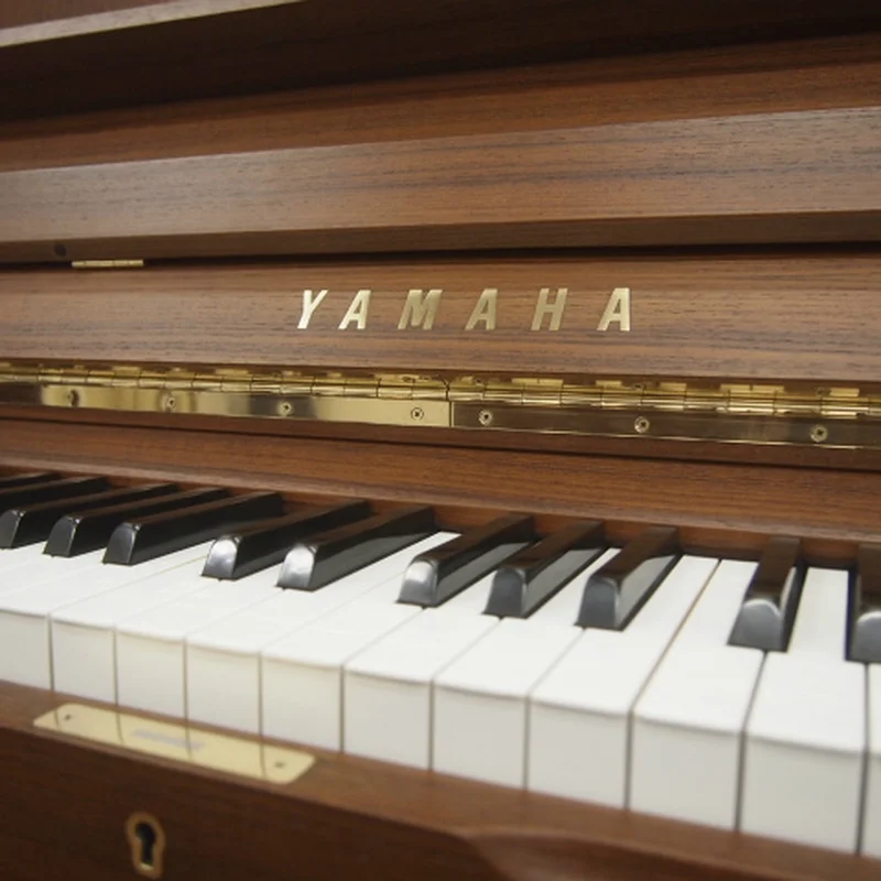 YAMAHA U7H