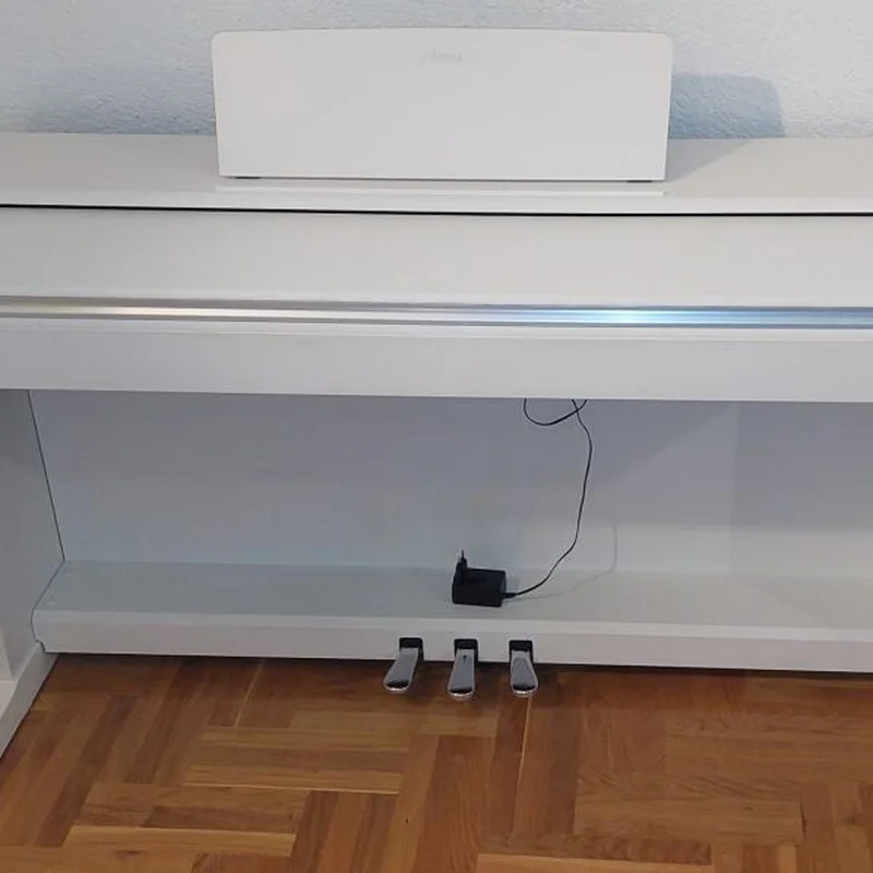 YAMAHA YDP-144 WH (USED)