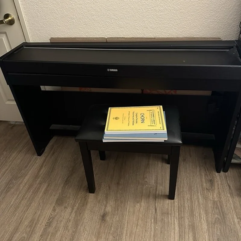 YAMAHA YDP-S34 BW (USED)