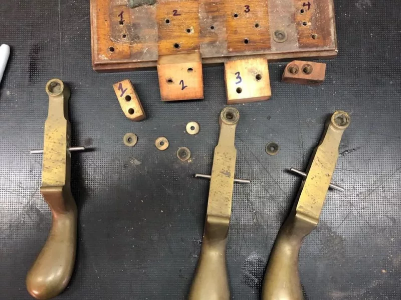 Phục Hồi Hồi Sinh Bảng Cộng Hưởng Piano: Từ Nứt Vỡ Đến Âm Thanh Vang Dội Nguyên 