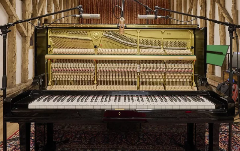 Từ Phòng Tập Đến Sân Khấu: Bí Quyết Biểu Diễn Piano Tự Tin, Lôi Cuốn Khán Giả Mọi Lúc