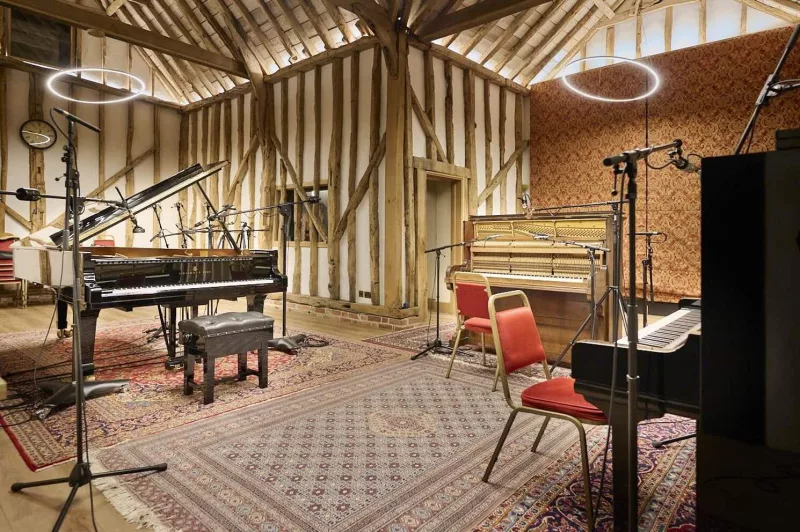 Đừng Để Giá Thành Quyết Định Hồi Ức": Phân Tích Thực Tế Chi Phí Lên Dây Piano Tại Nhà & Giá Trị Âm Nhạc Bạn Nhận Lại!