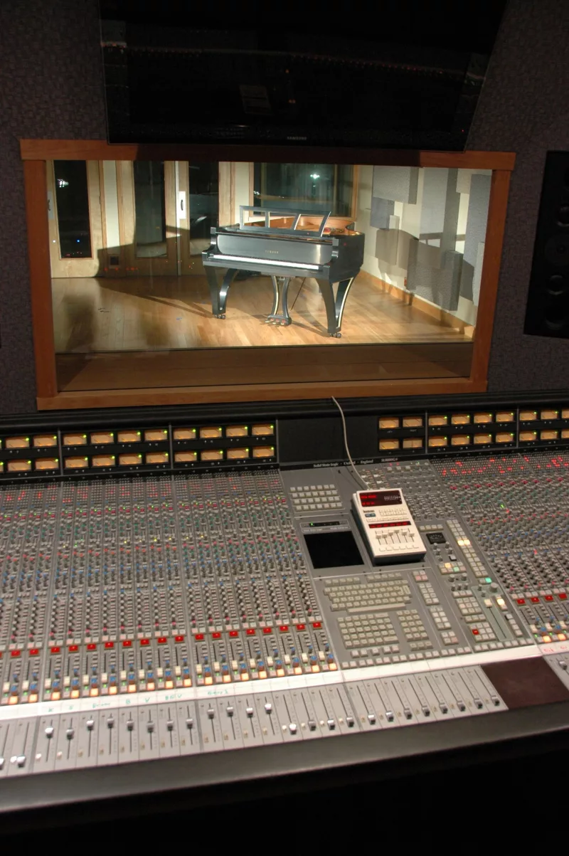 Chốt Lên Dây Piano Bị Nhão: Giải Mã Nguyên Nhân & Phương Pháp Tái Tạo Sức Căng Âm Thanh Tuyệt Hảo