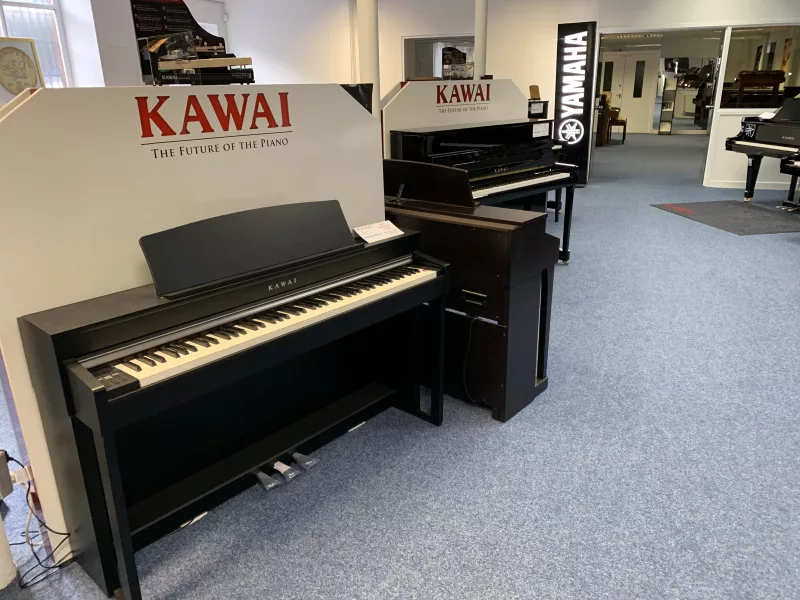 Phía Sau Phím Đàn: Giải Mã "Nhà Máy Âm Thanh" Từ Tác Động Cơ Học Đến Hòa Âm Đầy 