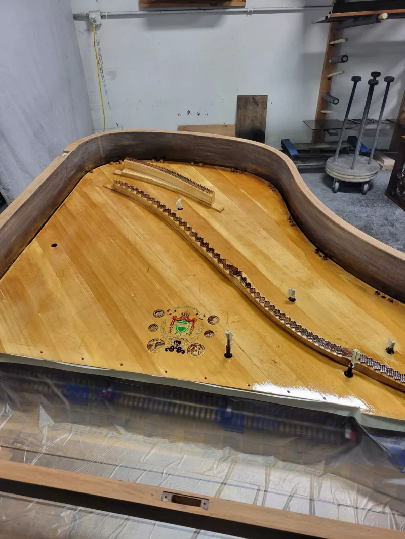 Kiểm Tra Piano Cũ Trước Khi Mua: Bí Quyết Phát Hiện "Bệnh Ẩn" & Tránh "Tiền Mất 