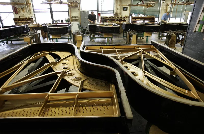 Phục Hồi Khung Vỏ Piano: Hồi Sinh Vẻ Đẹp Bên Ngoài, Nâng Tầm Giá Trị Âm Nhạc