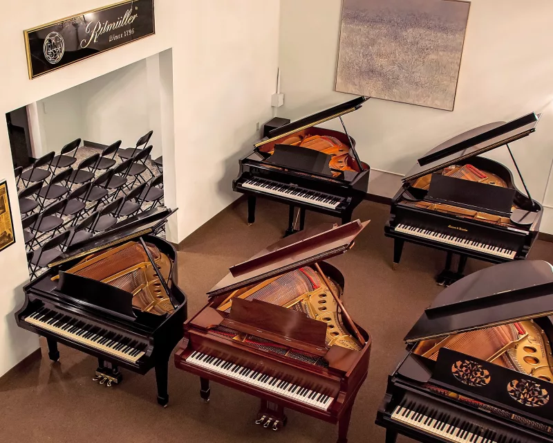 Hồi Sinh Cảm Xúc: Sơn Lại Đàn Piano - Từ Màu Sắc Đến Truyền Cảm Hứng Âm Nhạc